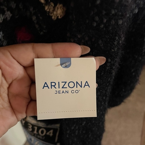 Arizona junior’s crop sweater - Picture 8 of 8